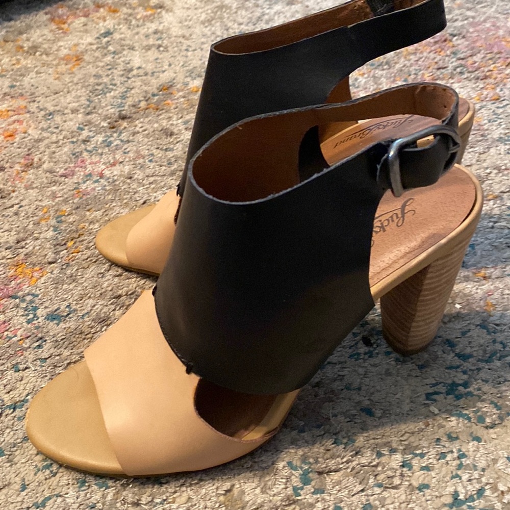 Lucky Brand Black and Tan Heels 8.5